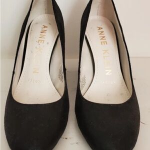 Anne Klein Elegant Black Pumps